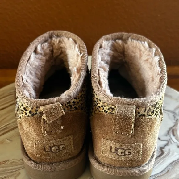 Ugg “Ultra Mini Speckles” Boots Women’s Size 7 EUC!