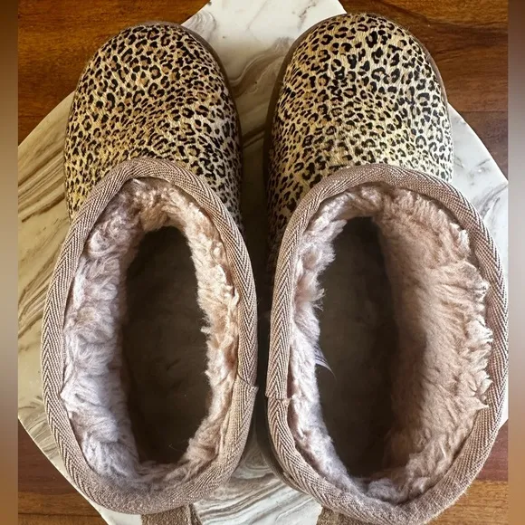 Ugg “Ultra Mini Speckles” Boots Women’s Size 7 EUC!