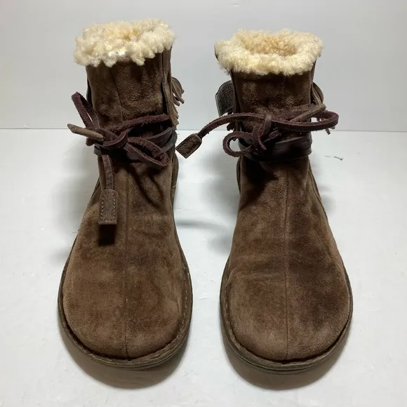 UGG Women's Gaviota Suede Fringe TieAnkle Boots Sheepskin Brown Size 8