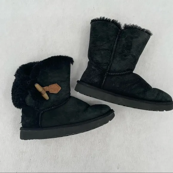 UGG Women’s Keely Genuine Sheepskin Suede Black Boots size: 5