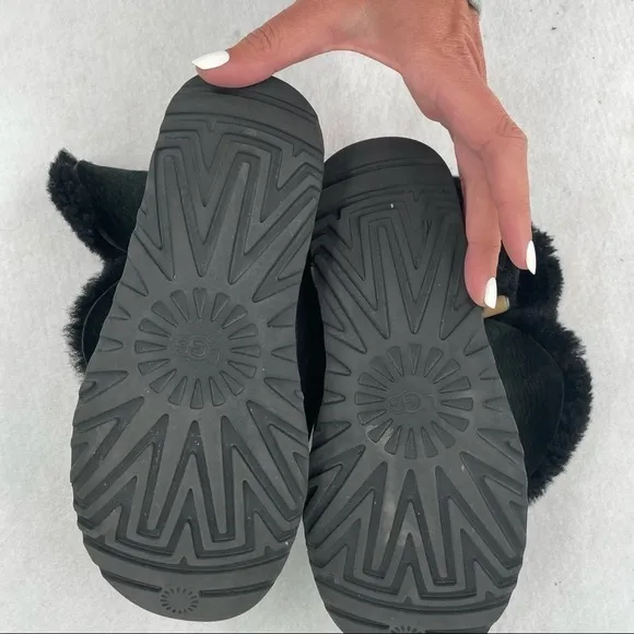UGG Women’s Keely Genuine Sheepskin Suede Black Boots size: 5