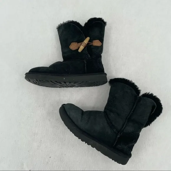 UGG Women’s Keely Genuine Sheepskin Suede Black Boots size: 5