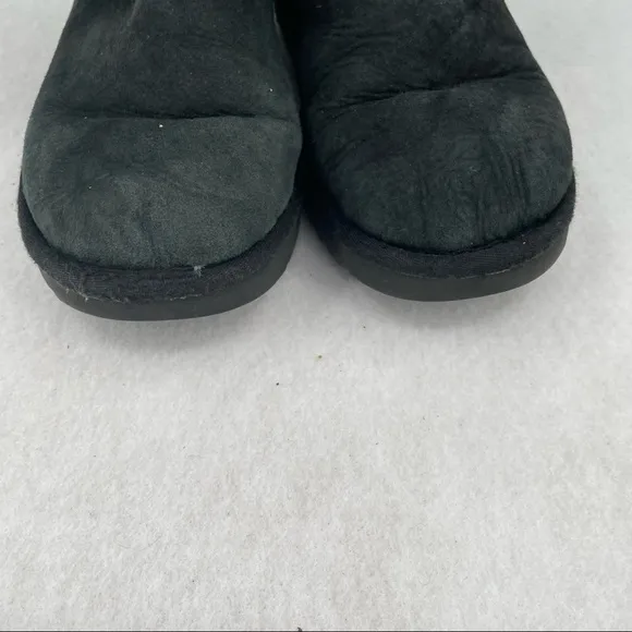UGG Women’s Keely Genuine Sheepskin Suede Black Boots size: 5