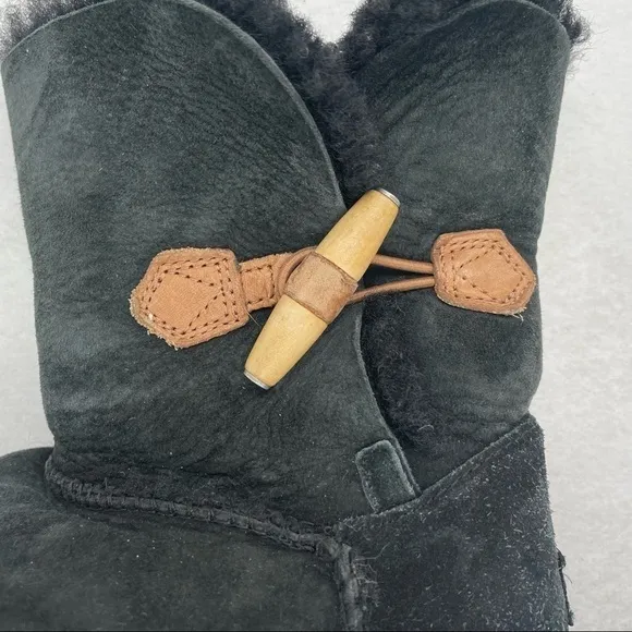 UGG Women’s Keely Genuine Sheepskin Suede Black Boots size: 5