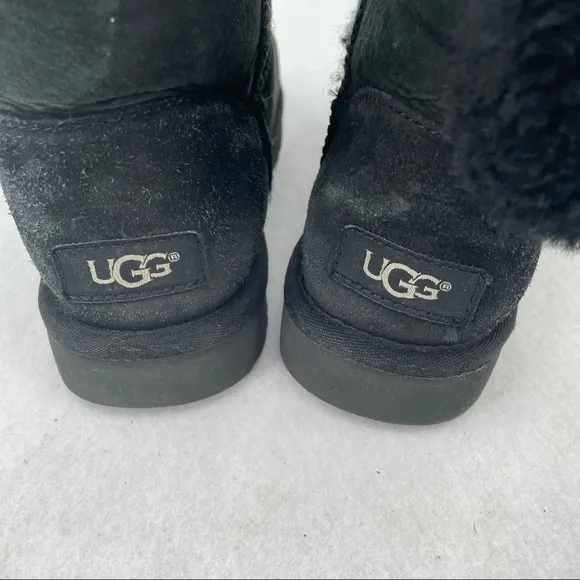 UGG Women’s Keely Genuine Sheepskin Suede Black Boots size: 5