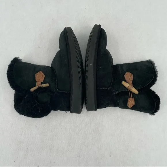 UGG Women’s Keely Genuine Sheepskin Suede Black Boots size: 5