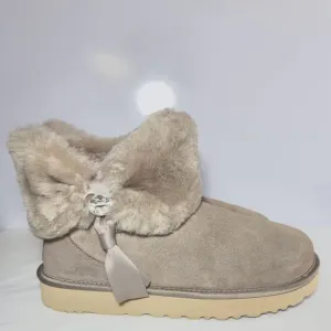 UGG Women's Size 9 Cinched fur mini boots.
