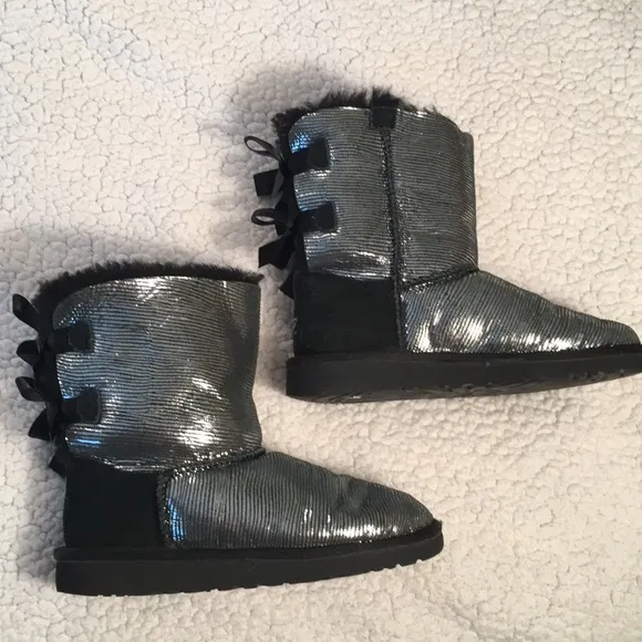 UGG youth black/silver metallic bailey bow boots