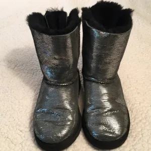 UGG youth black/silver metallic bailey bow boots