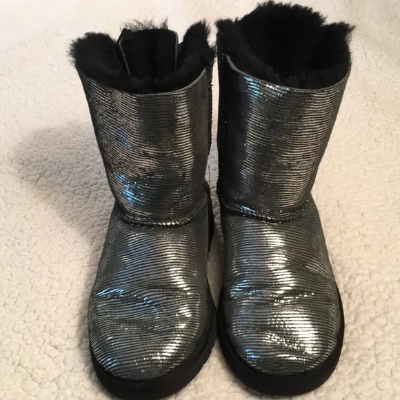 UGG youth black/silver metallic bailey bow boots