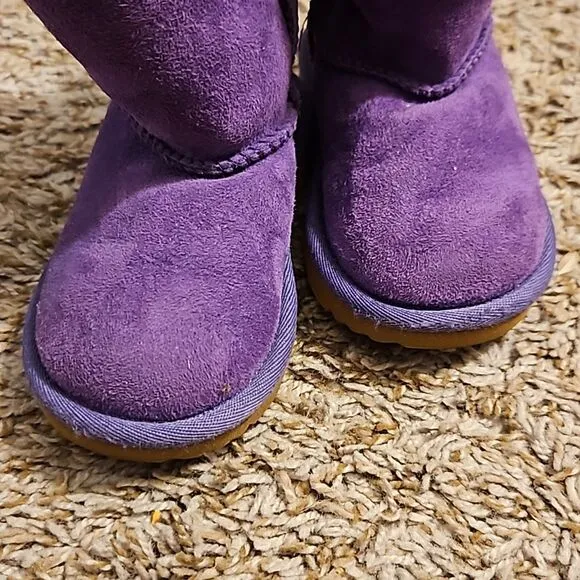 Ugg Bailey bow back boots size 7