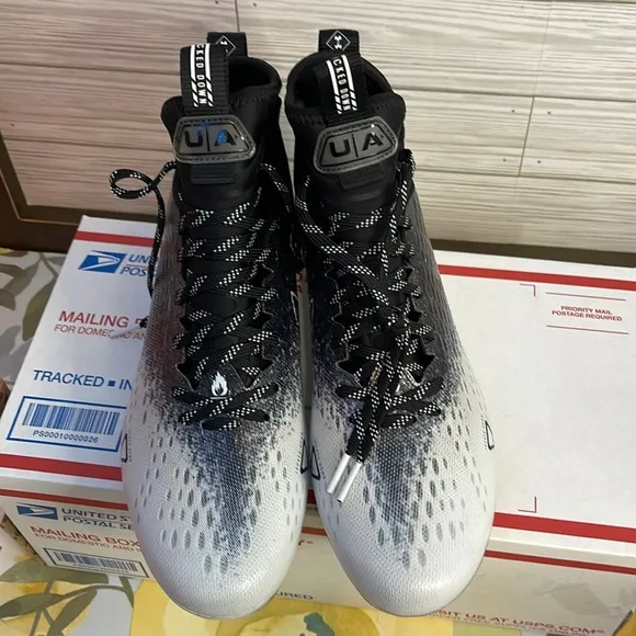 UNDER ARMOUR Spotlight Lux MC 2.0 Football Cleats