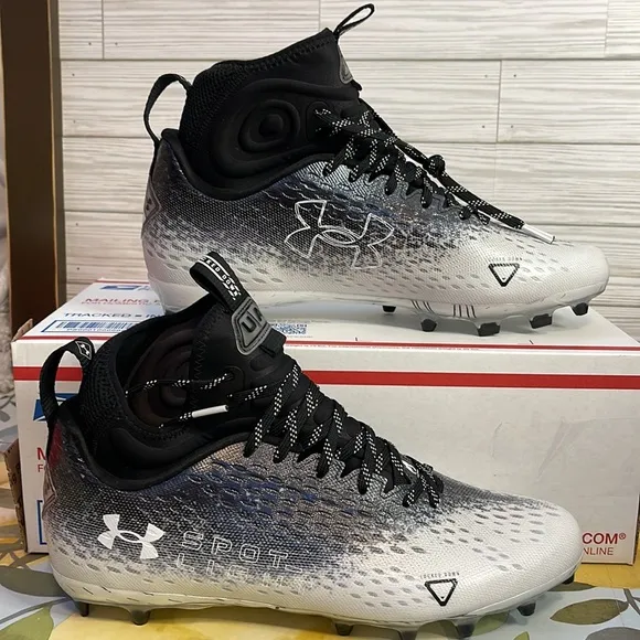 UNDER ARMOUR Spotlight Lux MC 2.0 Football Cleats