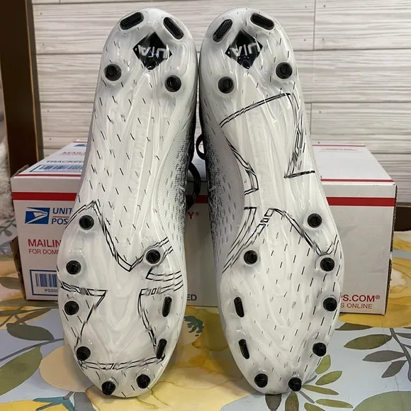 UNDER ARMOUR Spotlight Lux MC 2.0 Football Cleats