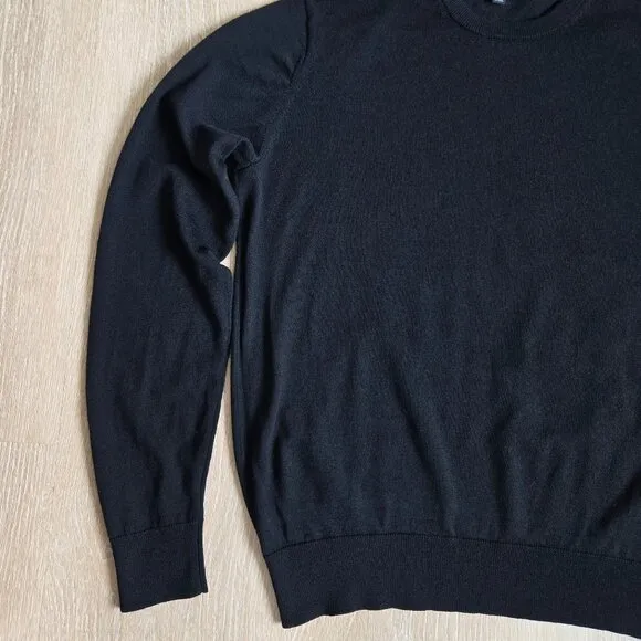 Uniqlo 100% Wool Lightweight Men's Crew Neck Sweater Black Size Small