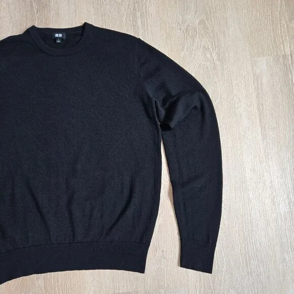 Uniqlo 100% Wool Lightweight Men's Crew Neck Sweater Black Size Small
