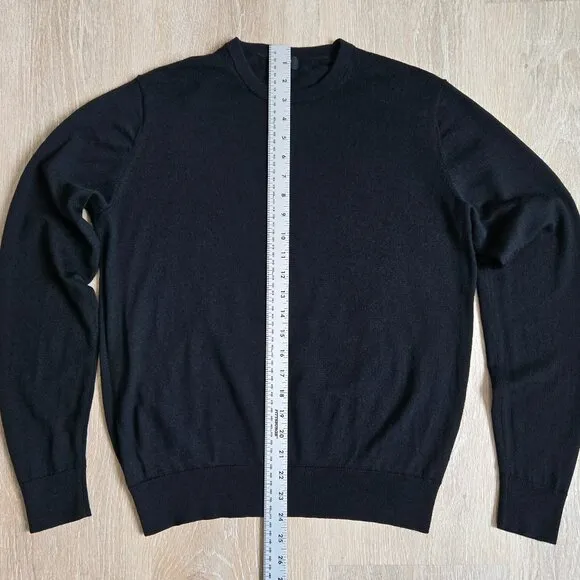 Uniqlo 100% Wool Lightweight Men's Crew Neck Sweater Black Size Small