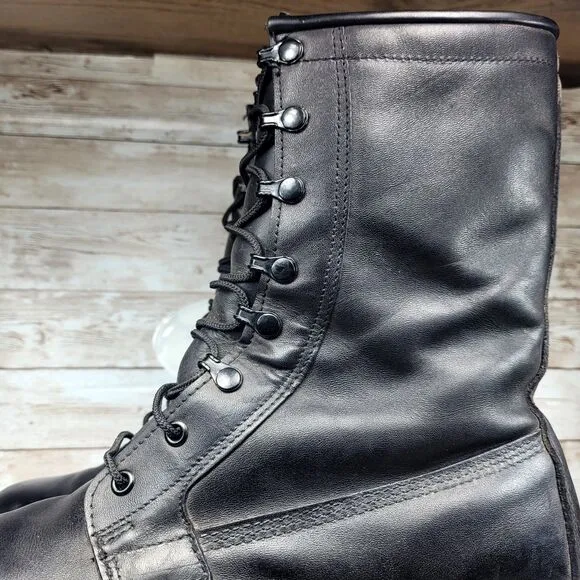 US Military Men's Size 9W Insulated Black Leather Combat Boots Vibram Sole