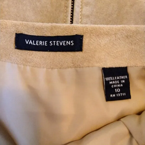 Valerie Stevens 100% Suede Leather 2-Piece Suit, Size 10-12 (L)