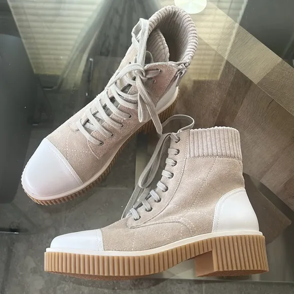 Vaneli Mage Boots in Light Grey Nival Combo, Size 7.5 New w/o Box Retail $250