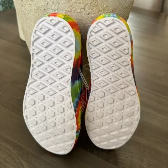 Vans kids Slip-On TRK tie dye skate water rubber Shoes size 2 NWT