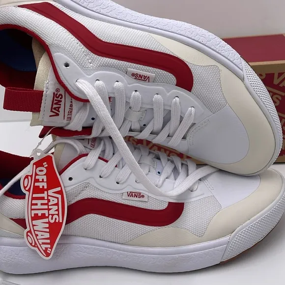 Vans WMNS White and Red Sneakers Ultrarange ExoTrue White/RedVN0A4U1KBJT