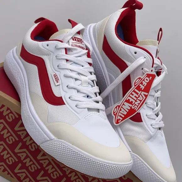 Vans WMNS White and Red Sneakers Ultrarange ExoTrue White/RedVN0A4U1KBJT