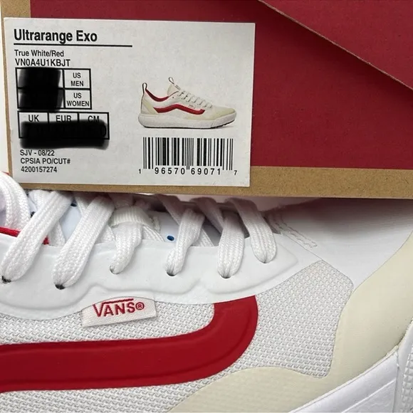 Vans WMNS White and Red Sneakers Ultrarange ExoTrue White/RedVN0A4U1KBJT