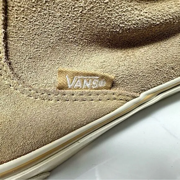 Vans Dasan Suede Boots- Size 7