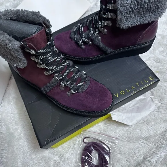 Very Volatile Boots Womens Ankle Bootie Burgundy Leather Faux Fur Lace Up 6.5