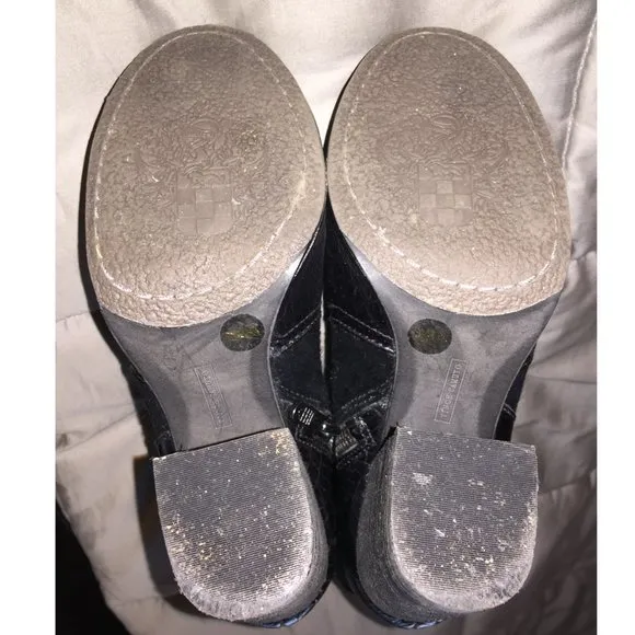 Vince Camuto Bennie Ankle Boot