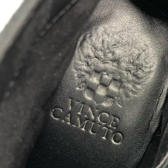 VINCE CAMUTO BLACK SUEDE SNAKESKIN ANKLE BOOTS