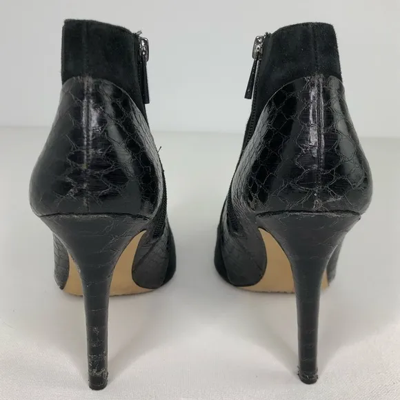 VINCE CAMUTO BLACK SUEDE SNAKESKIN ANKLE BOOTS