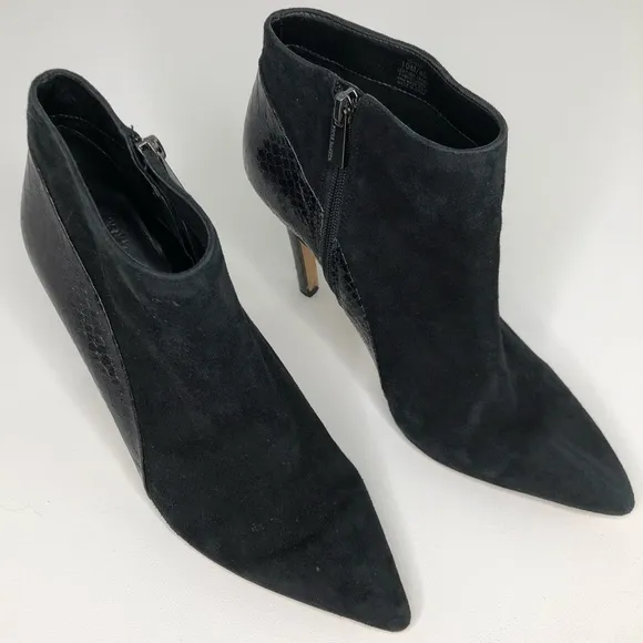 VINCE CAMUTO BLACK SUEDE SNAKESKIN ANKLE BOOTS