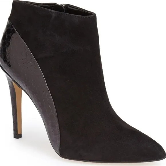 VINCE CAMUTO BLACK SUEDE SNAKESKIN ANKLE BOOTS