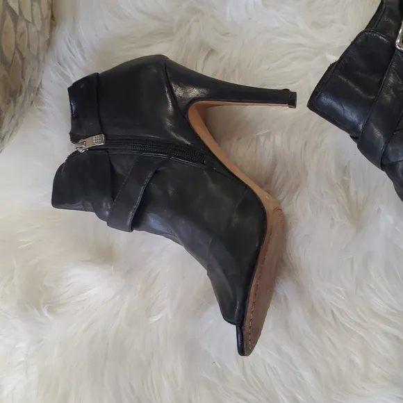 Vince camuto black women's leather open toe bootie heel boots size 7.5M