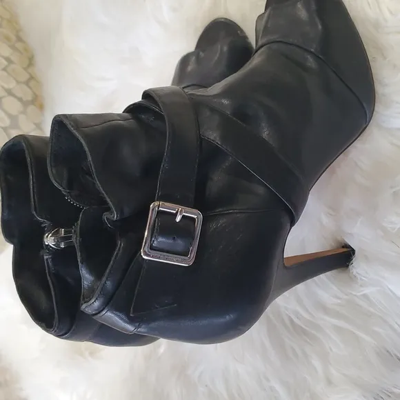 Vince camuto black women's leather open toe bootie heel boots size 7.5M