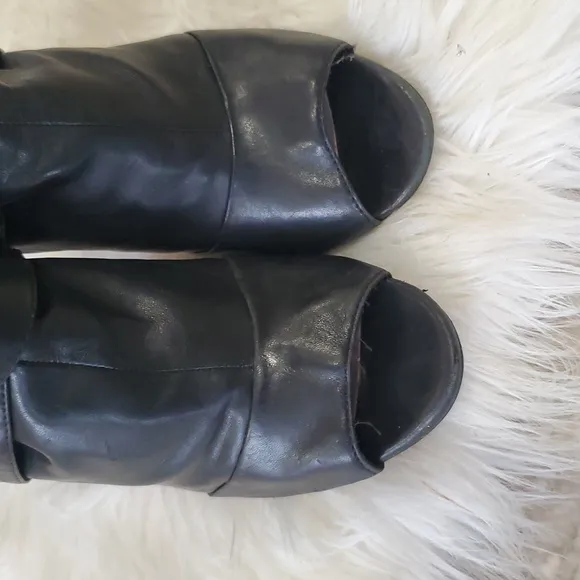 Vince camuto black women's leather open toe bootie heel boots size 7.5M