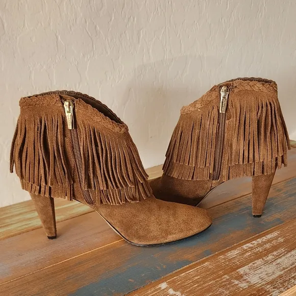 VINCE CAMUTO LEATHER ANKLE BOOTS SZ 7.5