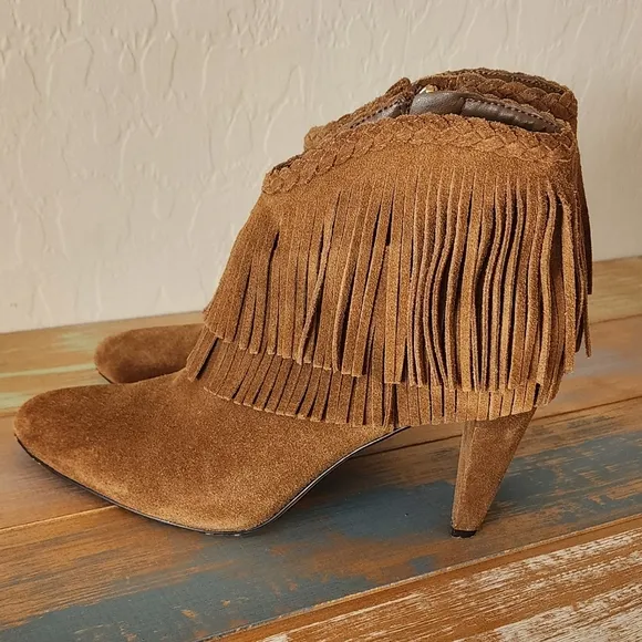 VINCE CAMUTO LEATHER ANKLE BOOTS SZ 7.5