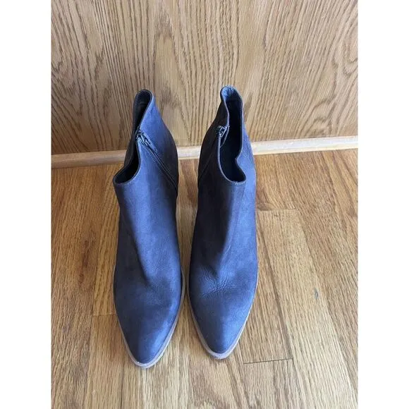 Vince Easton nubuck leather ankle boots Size 9M Brown Stacked Heel‎ Date Night