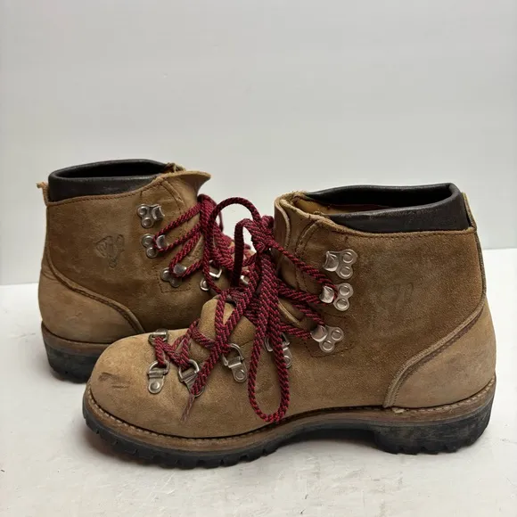 Vintage Vasque 1970s Mountaineering Himing Boots Suede Red Laces Mens size 8.5A