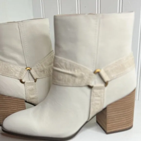 Vionic Carnelia Boots in Cream Color Size 9.5
