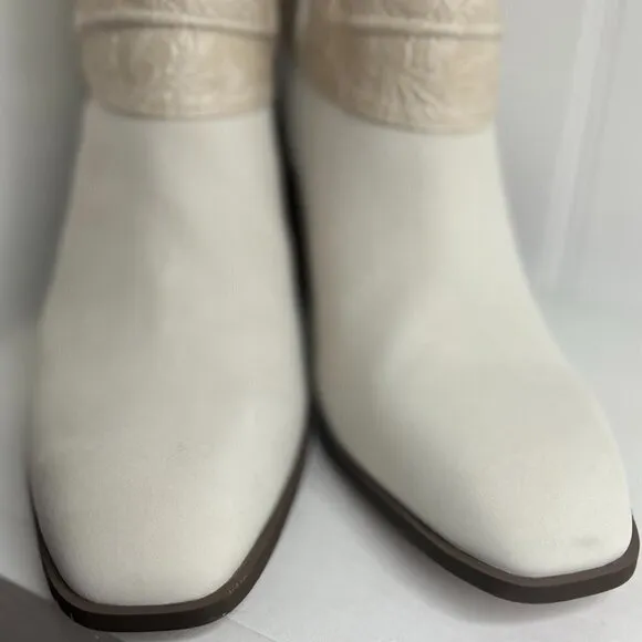Vionic Carnelia Boots in Cream Color Size 9.5