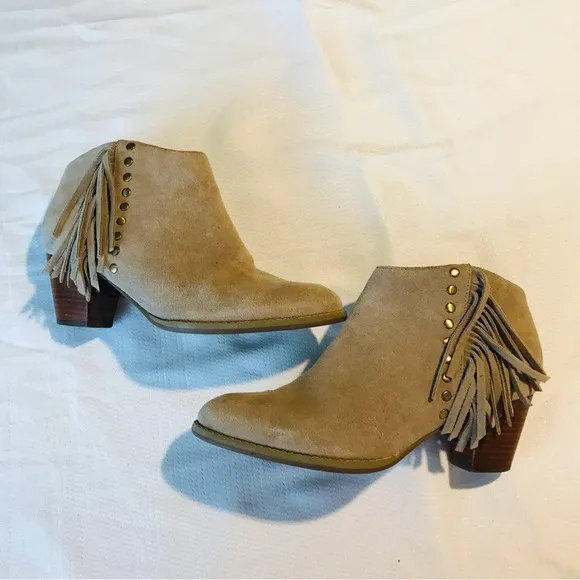Vionic suede boots