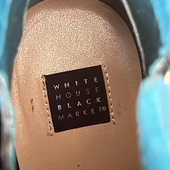 White House Black Market Women’s 8.5 M teal suede leather ankle boots.