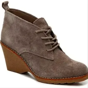 WHITE MOUNTAIN WOMEN'S LAMBERT SUEDE BOOTIES IN BROWN SIZE 8.5