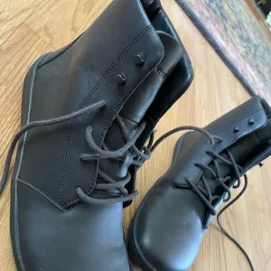 Women’s 8 Black Leather Boots