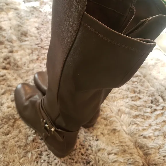 Women's BCBG Generation BG-KAI Brown Leather Zip Knee High Boots Size 7.5