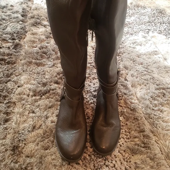 Women's BCBG Generation BG-KAI Brown Leather Zip Knee High Boots Size 7.5